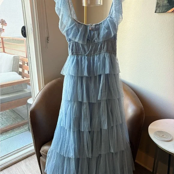 Petal & Pup Blue Tiered Swiss Dot Maxi Dress Size L - Picture 3 of 5